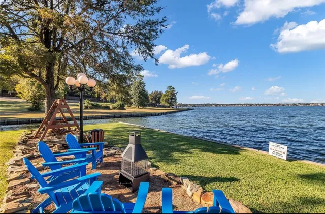 $124,900 | 3900 Aspen Drive, Unit 1, Montgomery, TX 77356