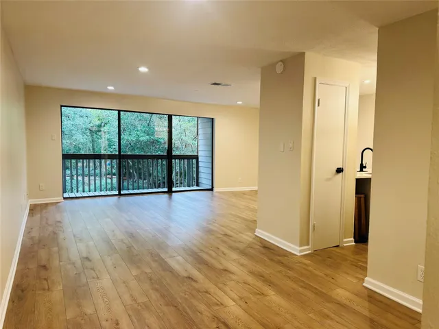 $124,900 | 3900 Aspen Drive, Unit 1, Montgomery, TX 77356