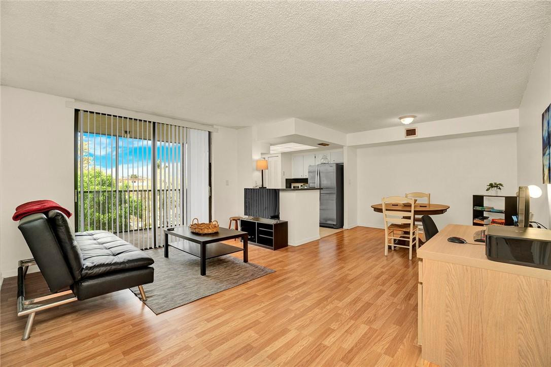 6800 Cypress Road, Unit 509 Plantation, FL 33317 - Photo 3 of 33 Photo 3