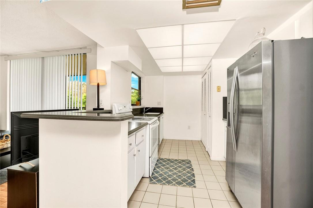 6800 Cypress Road, Unit 509 Plantation, FL 33317 - Photo 7 of 33 Kitchen