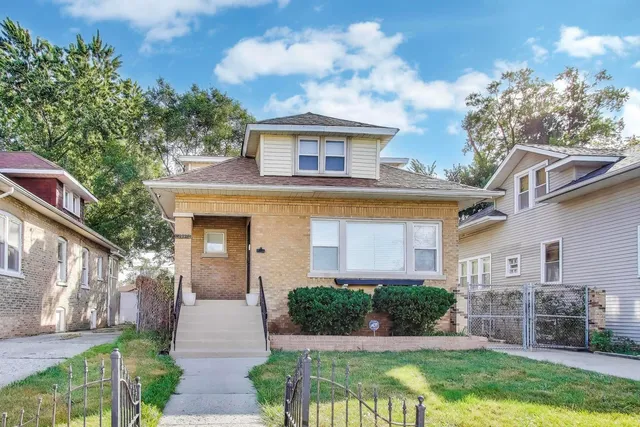 $359,500 | 2007 South 9th Avenue, Maywood, IL 60153