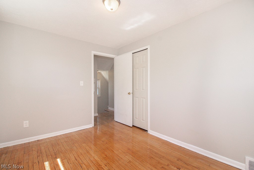 3954 Grosvenor Road Cleveland, OH 44118 - Photo 25 of 35