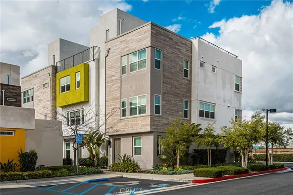 $940,000 | 955 East Mason Lane, Unit 80, Anaheim, CA 92805