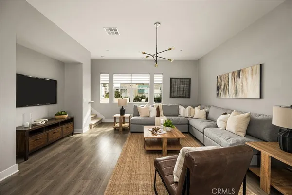 $940,000 | 955 East Mason Lane, Unit 80, Anaheim, CA 92805