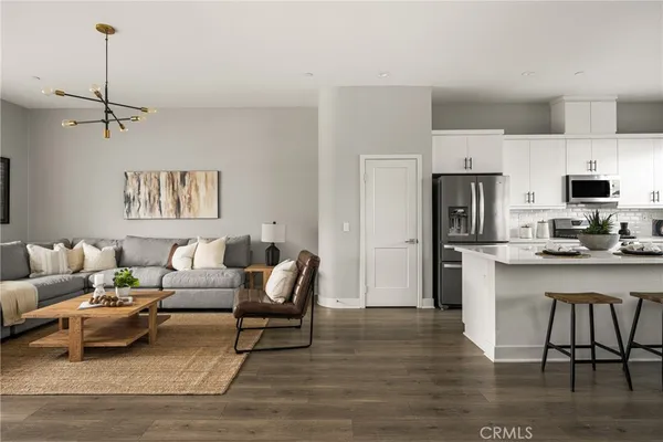 $940,000 | 955 East Mason Lane, Unit 80, Anaheim, CA 92805