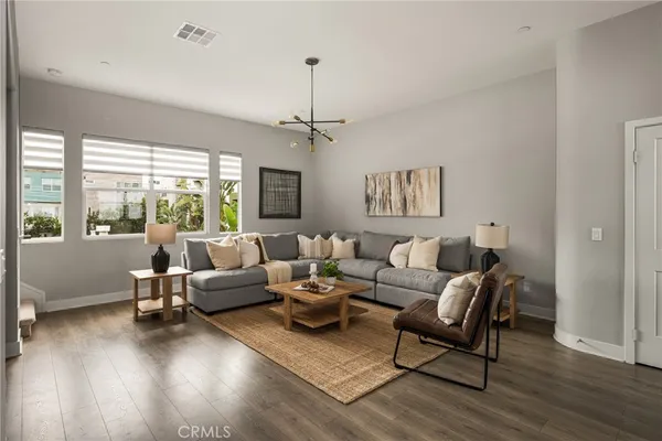 $940,000 | 955 East Mason Lane, Unit 80, Anaheim, CA 92805