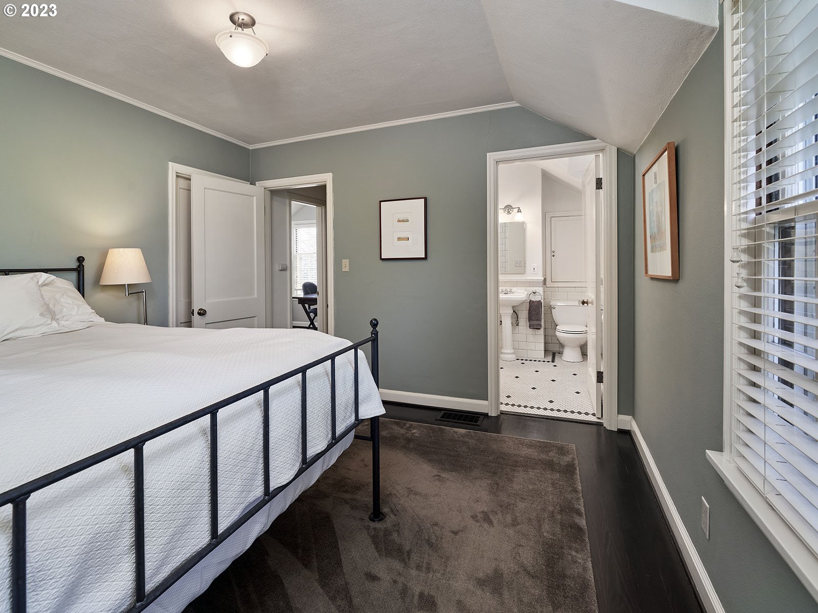 3434 Southwest Talbot Road Portland, OR 97201 - Photo 16 of 31