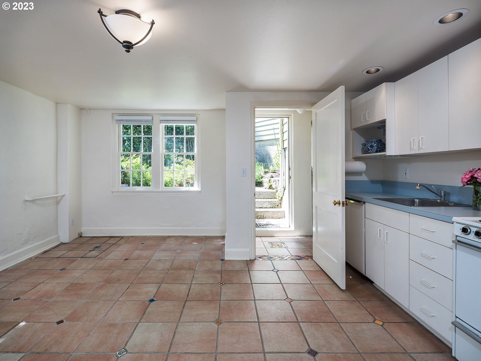 3434 Southwest Talbot Road Portland, OR 97201 - Photo 21 of 31