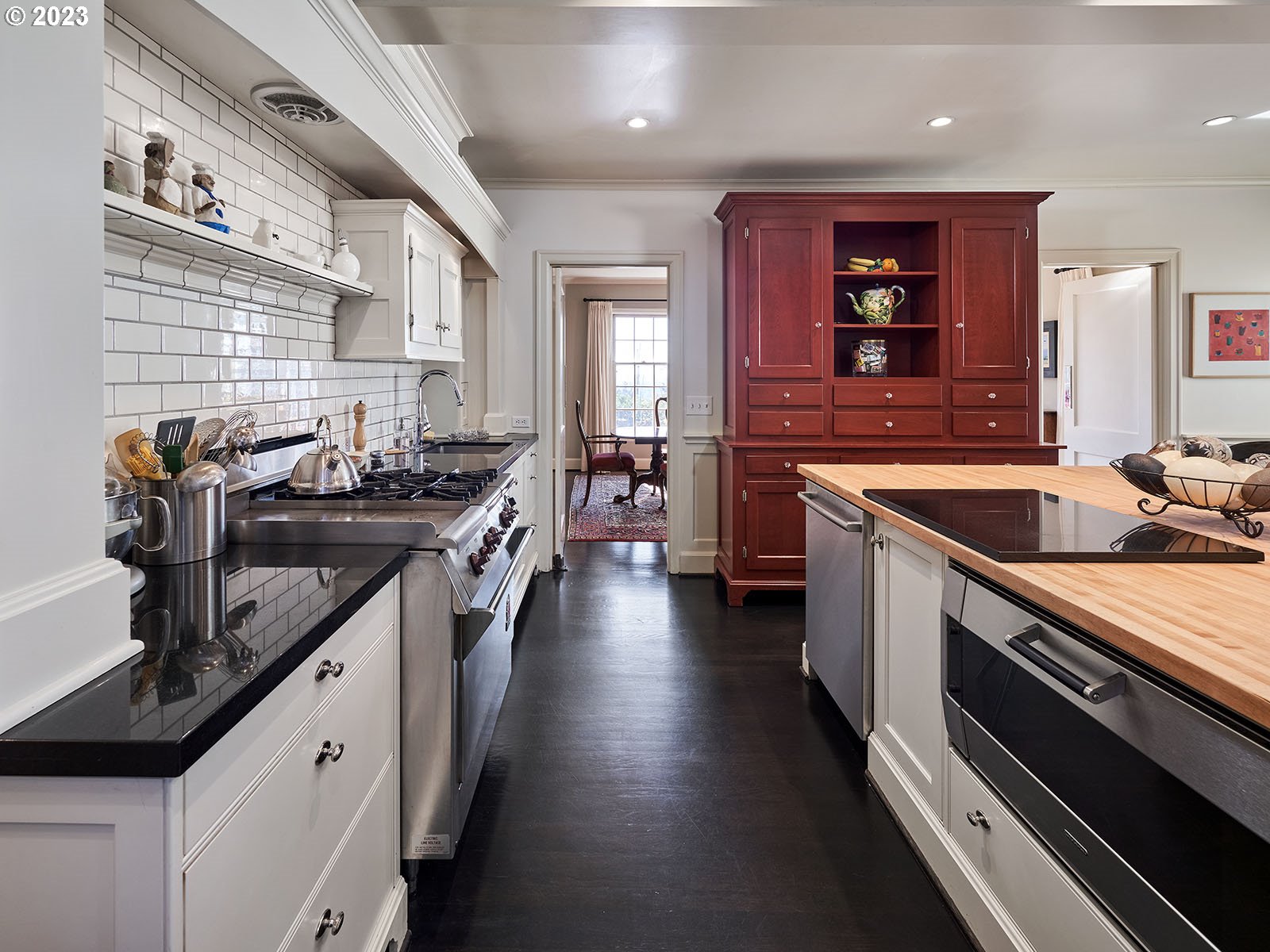 3434 Southwest Talbot Road Portland, OR 97201 - Photo 4 of 31