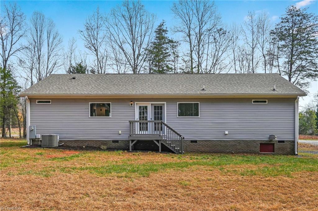 880 Perkinson Road Ruffin, NC 27326 - Photo 4 of 41