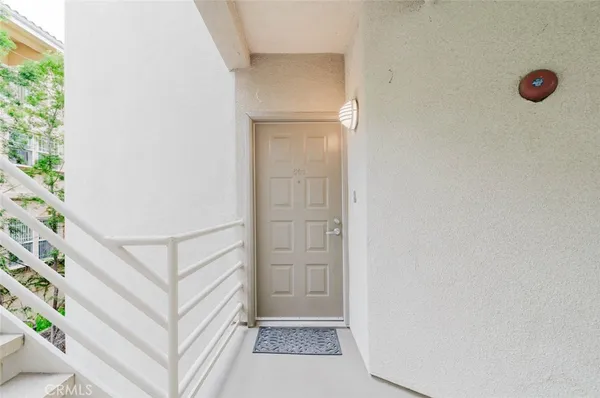 $580,000 | 2900 Fairway Avenue, Unit 501, La Crescenta, CA 91214