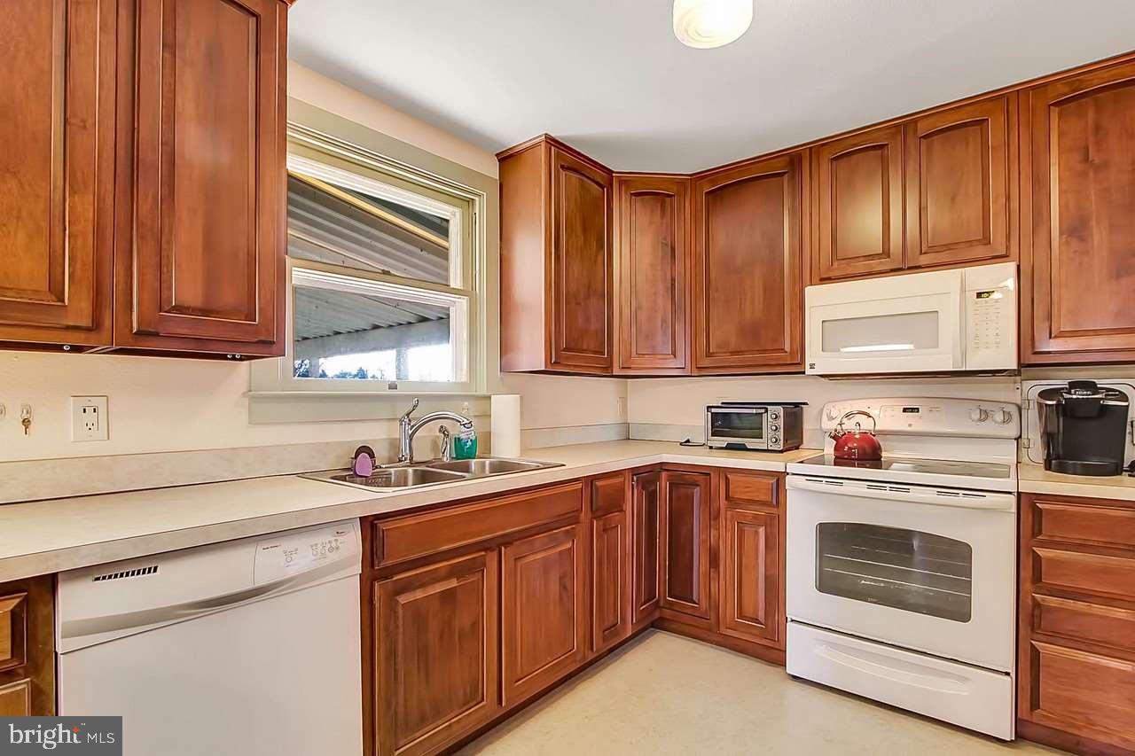 338 Filbert Street Hanover, PA 17331 - Photo 6 of 25 Gallery Image 6