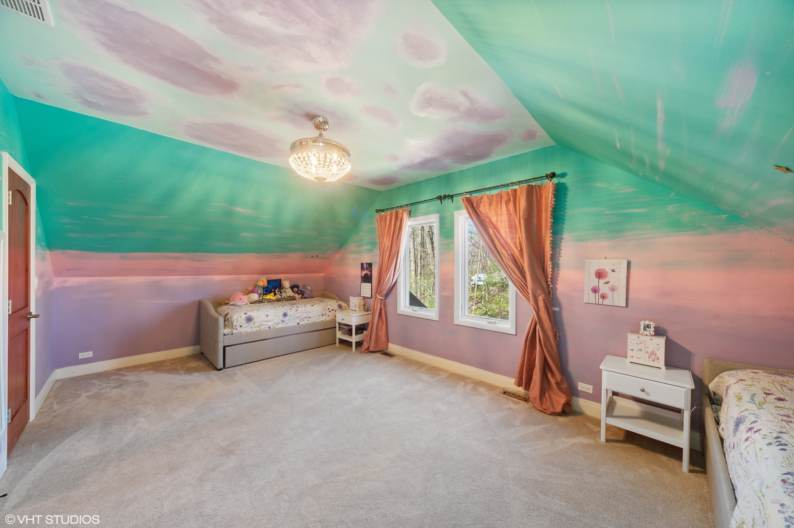 1685 Millburne Road Lake Forest, IL 60045 - Photo 12 of 21 a bed room with a bed and a window