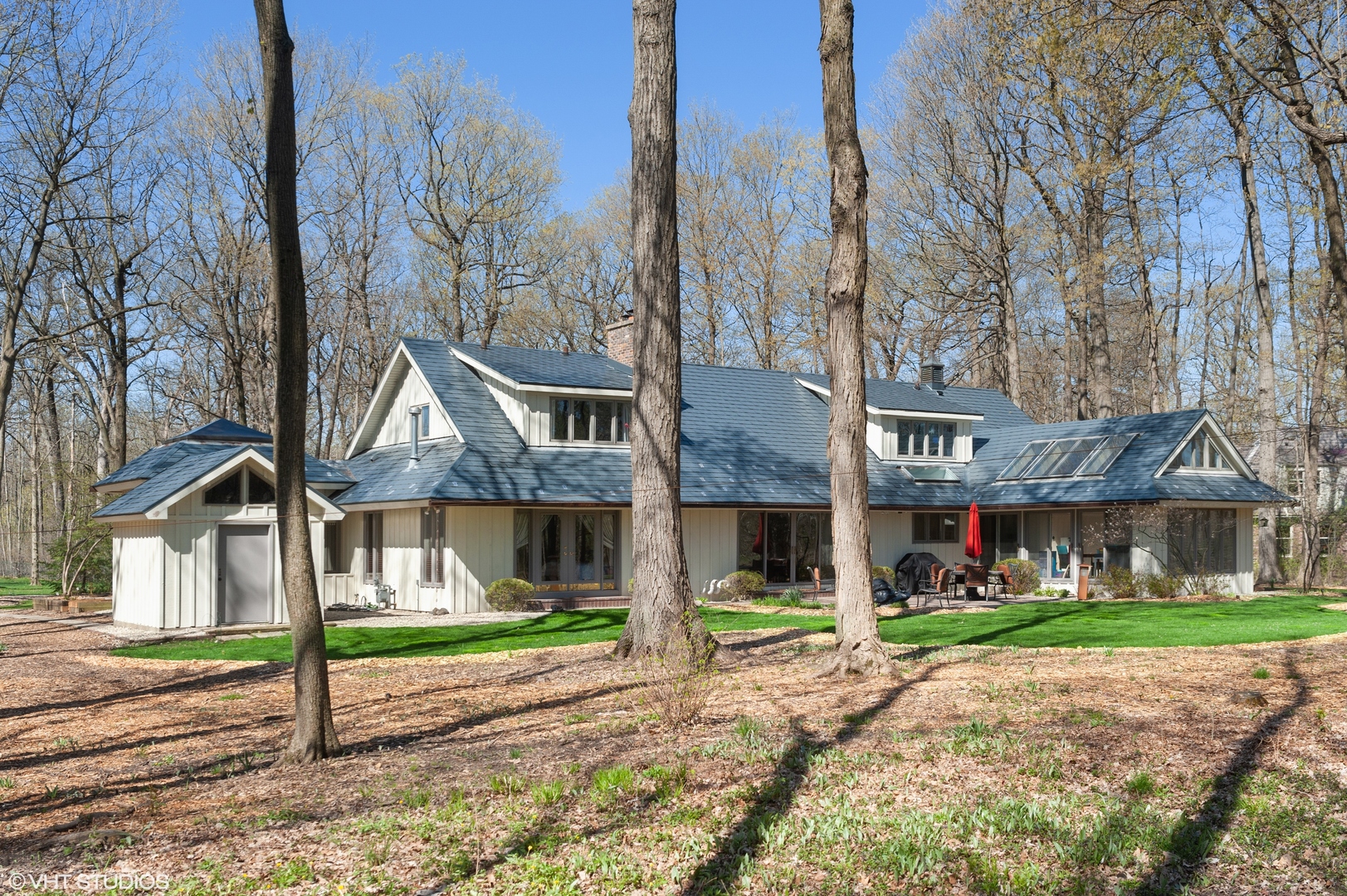 1685 Millburne Road Lake Forest, IL 60045 - Photo 2 of 21 a front view of house with yard