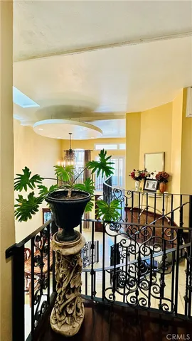 a view of a livingroom with furniture and entryway