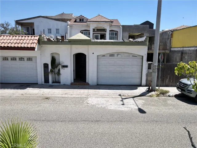 a house view with a outdoor space
