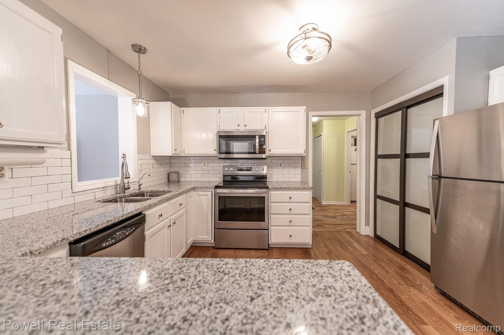 13197 Rattalee Lake Road Davisburg, MI 48350 - Photo 9 of 51 HardyMediaCompany-36.jpg