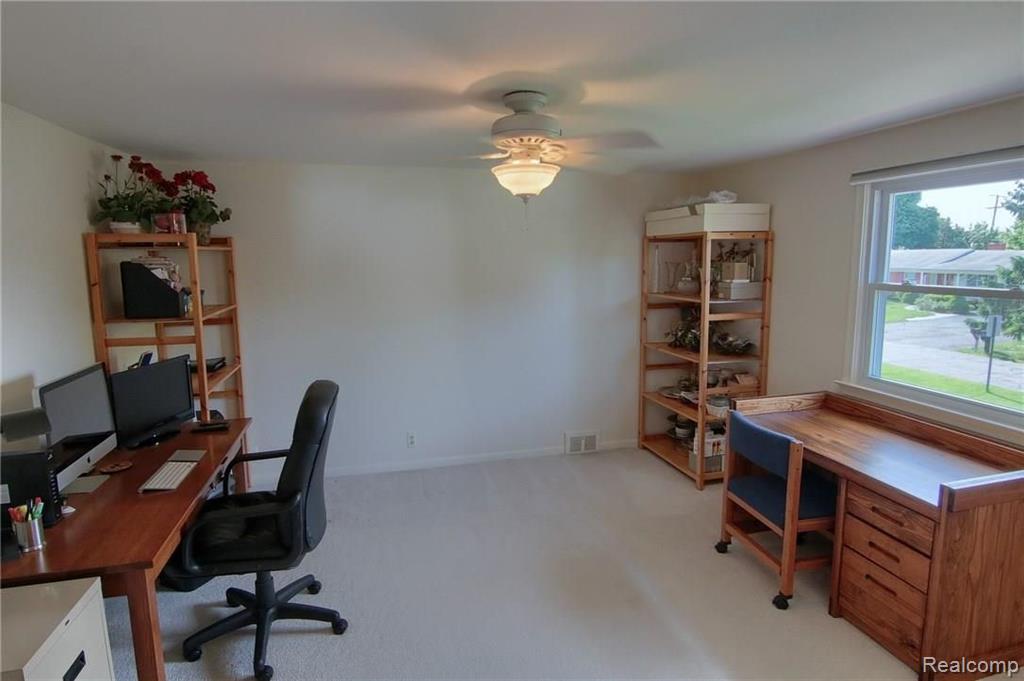 32326 Red Clover Road Farmington Hills, MI 48334 - Photo 23 of 30