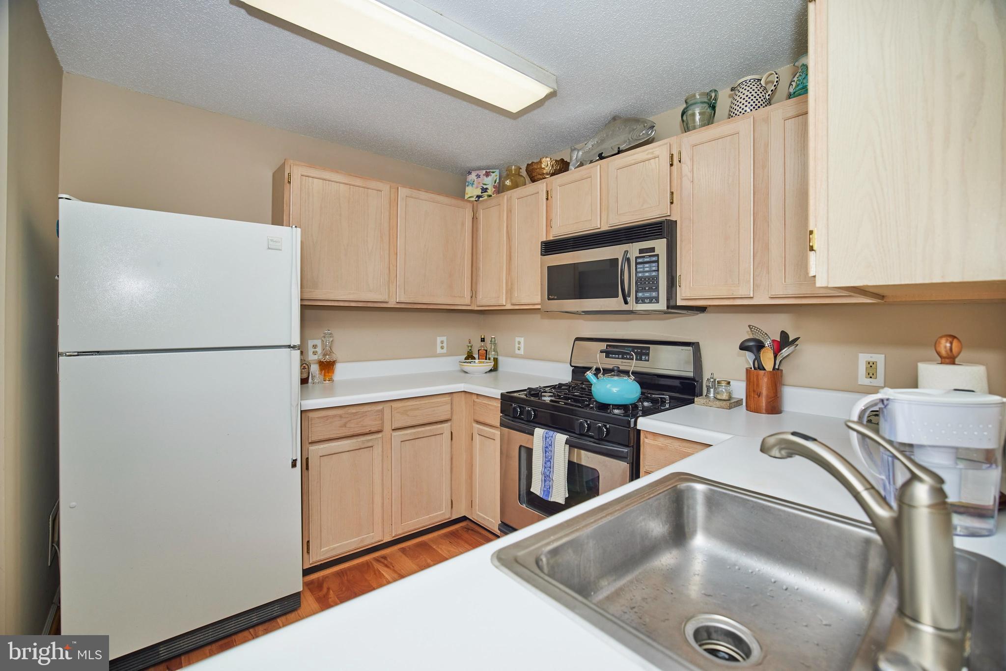 1716 Lake Shore Crest Drive, Unit 31 Reston, VA 20190 - Photo 8 of 46