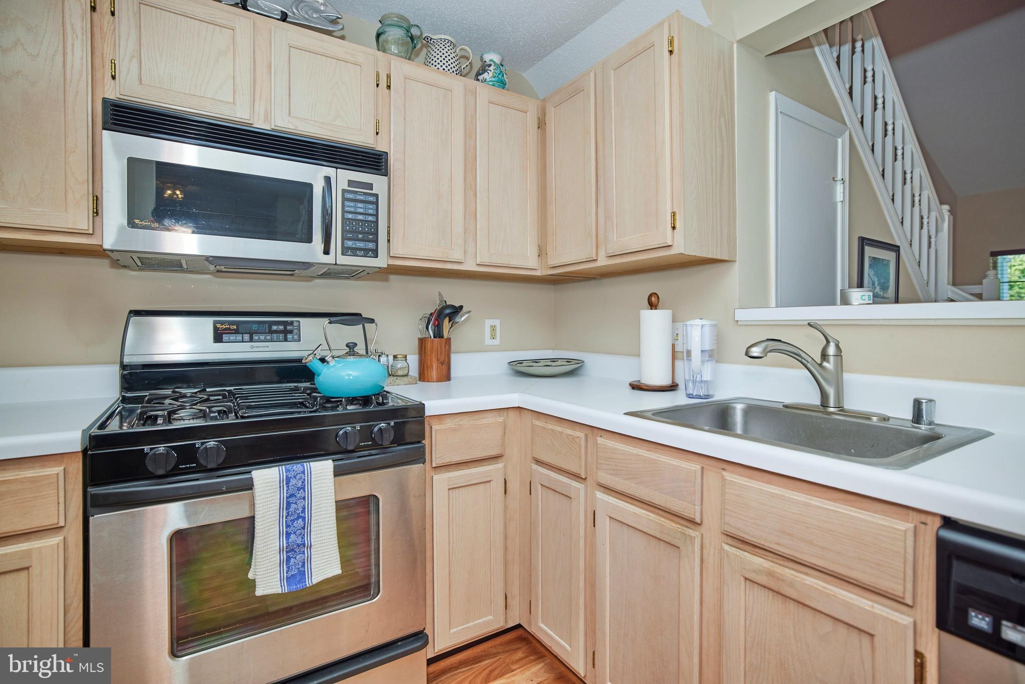 1716 Lake Shore Crest Drive, Unit 31 Reston, VA 20190 - Photo 9 of 46