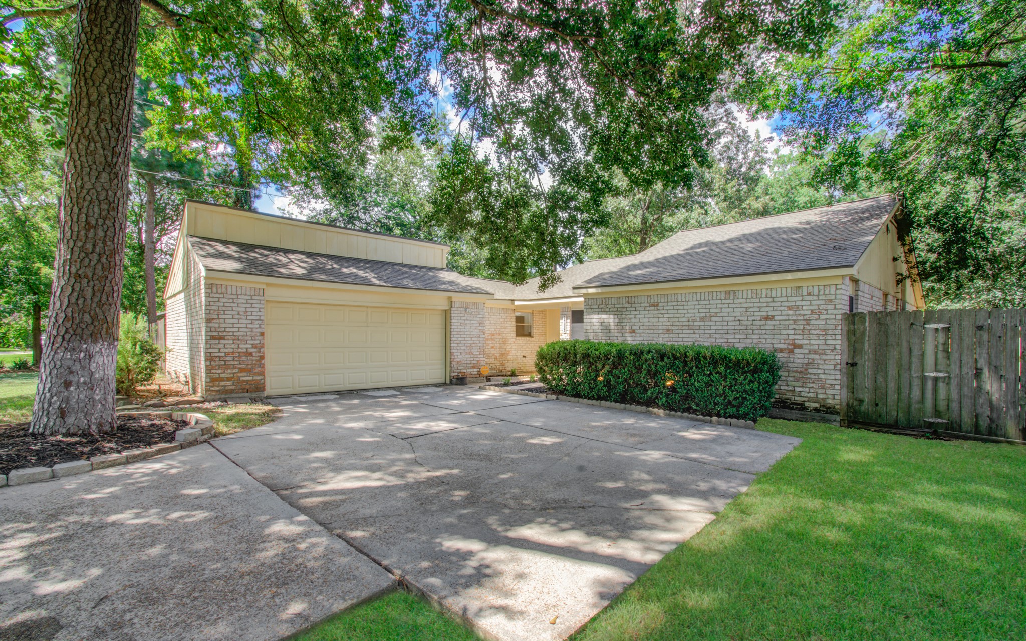 25223 Lynbriar Lane Spring, TX 77373 - Photo 1 of 32