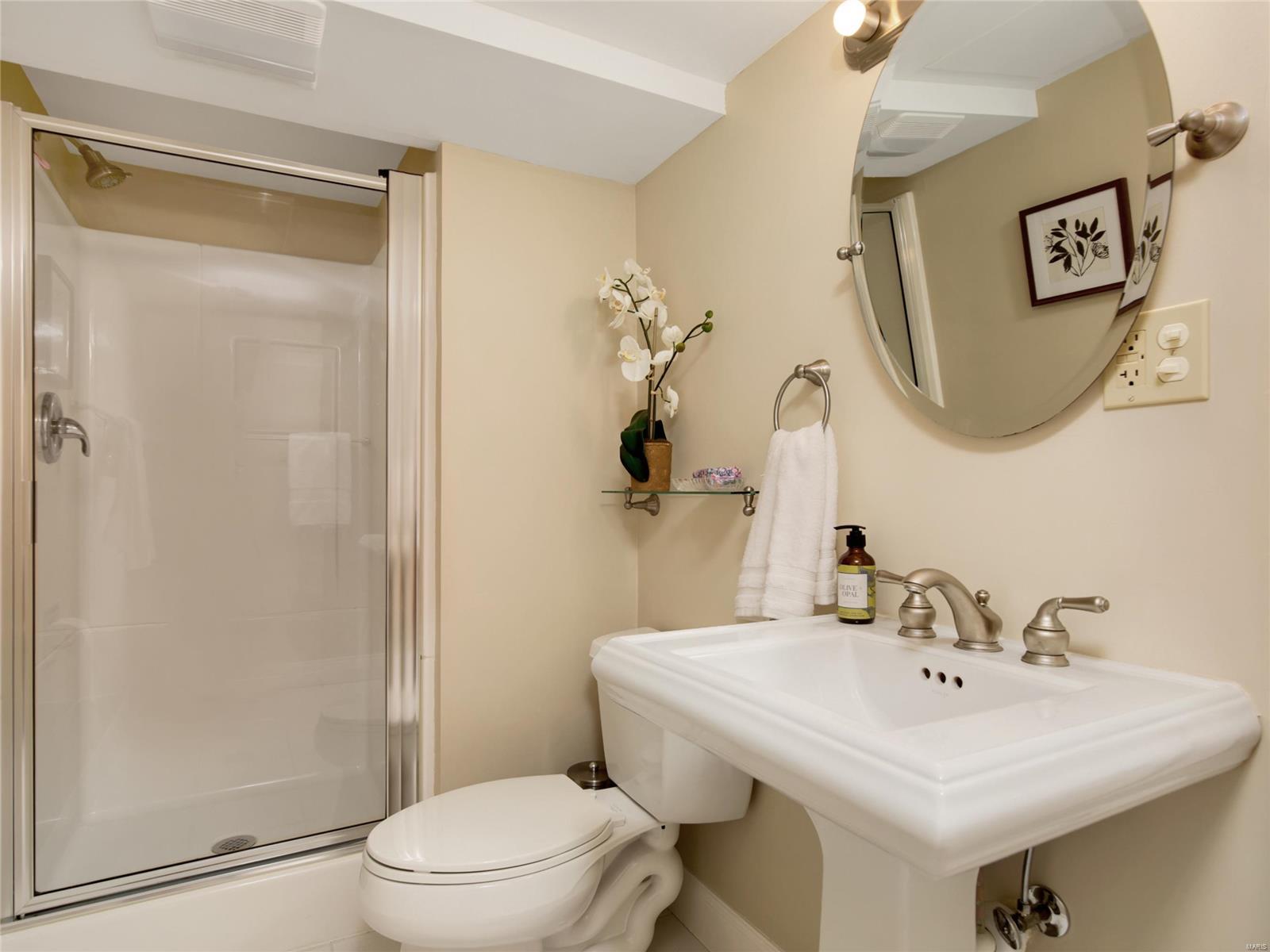 525 Beauford Drive Warson Woods, MO 63122 - Photo 23 of 33