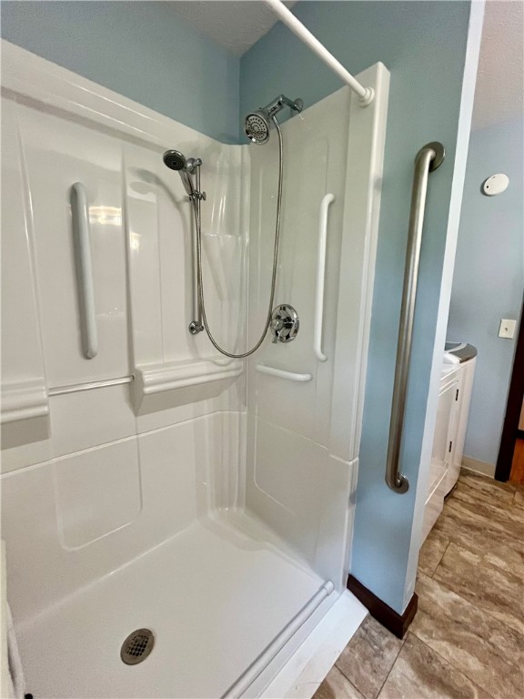 6796 E Port Wolcott, NY 14590 - Photo 29 of 50 Recent no step shower