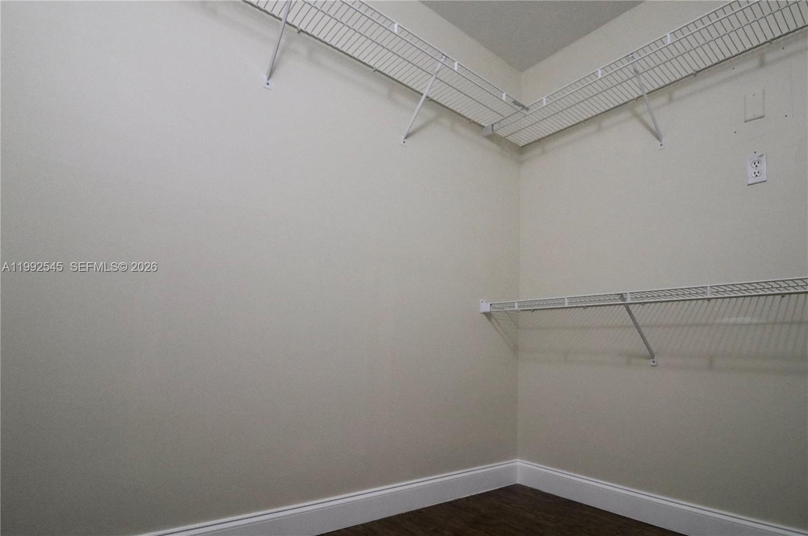 2686 Palmer Place Weston, FL 33332 - Photo 31 of 42 Walkingcloset