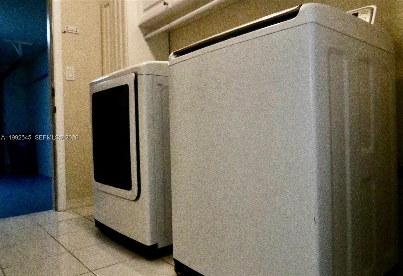 2686 Palmer Place Weston, FL 33332 - Photo 36 of 42 Laundry inside the house