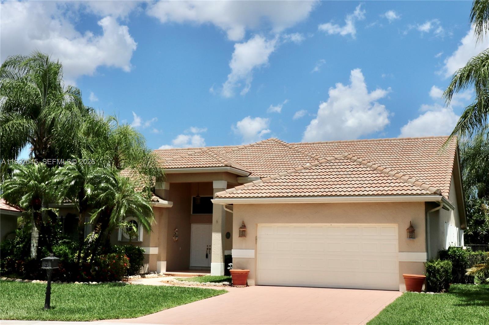 2686 Palmer Place Weston, FL 33332 - Photo 39 of 42 Fron house view