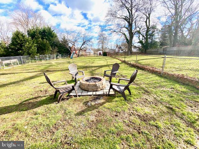 29 Hampton Road Linthicum, MD 21090 - Photo 46 of 68 Who Doesn't love a Fire PIt!