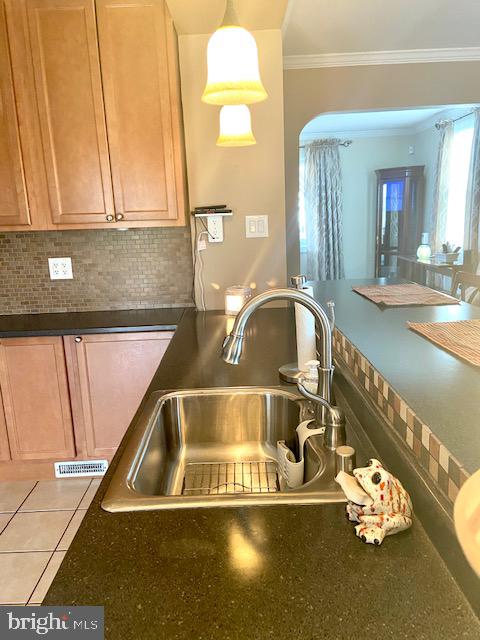 29 Hampton Road Linthicum, MD 21090 - Photo 9 of 68 Plenty of Counter space!