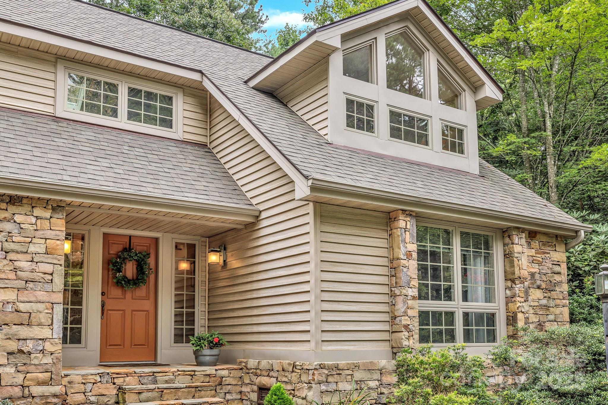 129 Nolte Way Saluda, NC 28773 - Photo 2 of 40