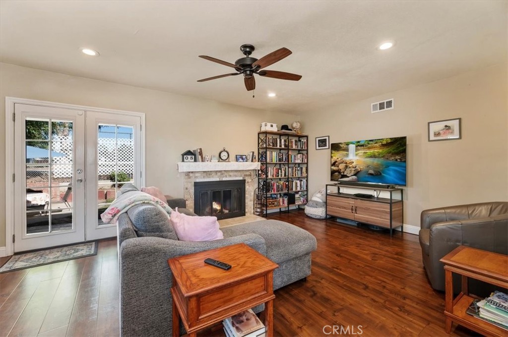 6698 Montclair Drive Riverside, CA 92504 - Photo 4 of 25