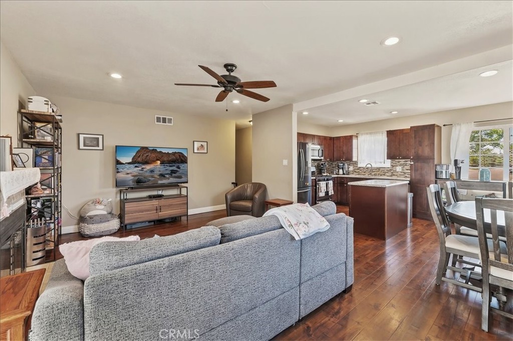 6698 Montclair Drive Riverside, CA 92504 - Photo 5 of 25