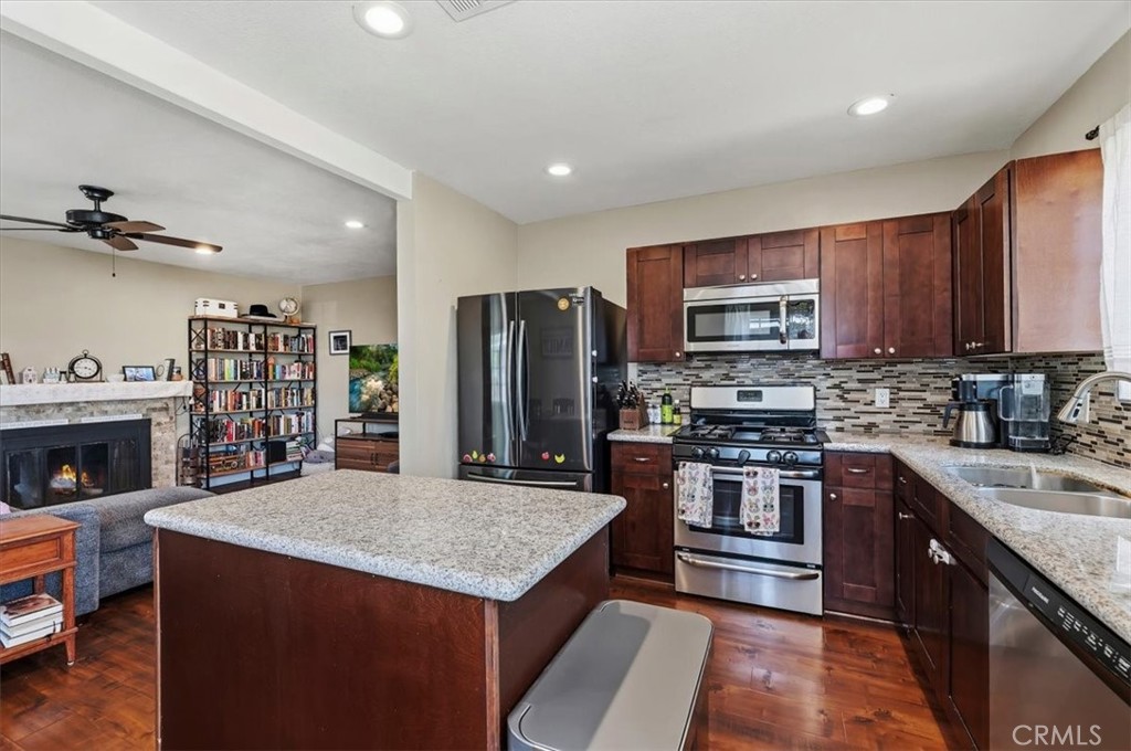 6698 Montclair Drive Riverside, CA 92504 - Photo 10 of 24