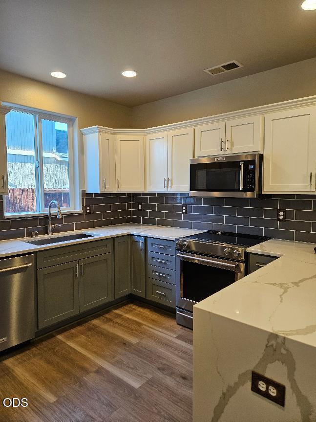 1320 Northeast 3rd Street Redmond, OR 97756 - Photo 5 of 11