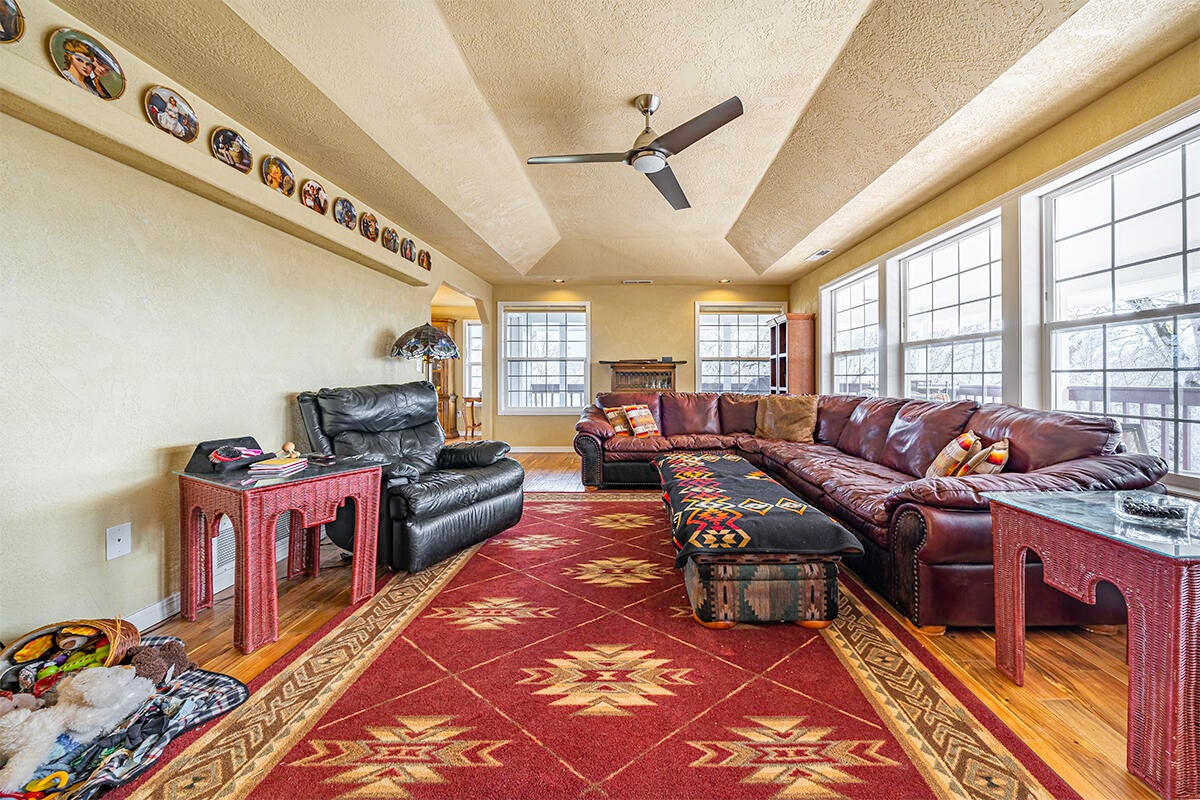 1345 Nick Young Road Eagle Point, OR 97524 - Photo 13 of 38 DSC00547