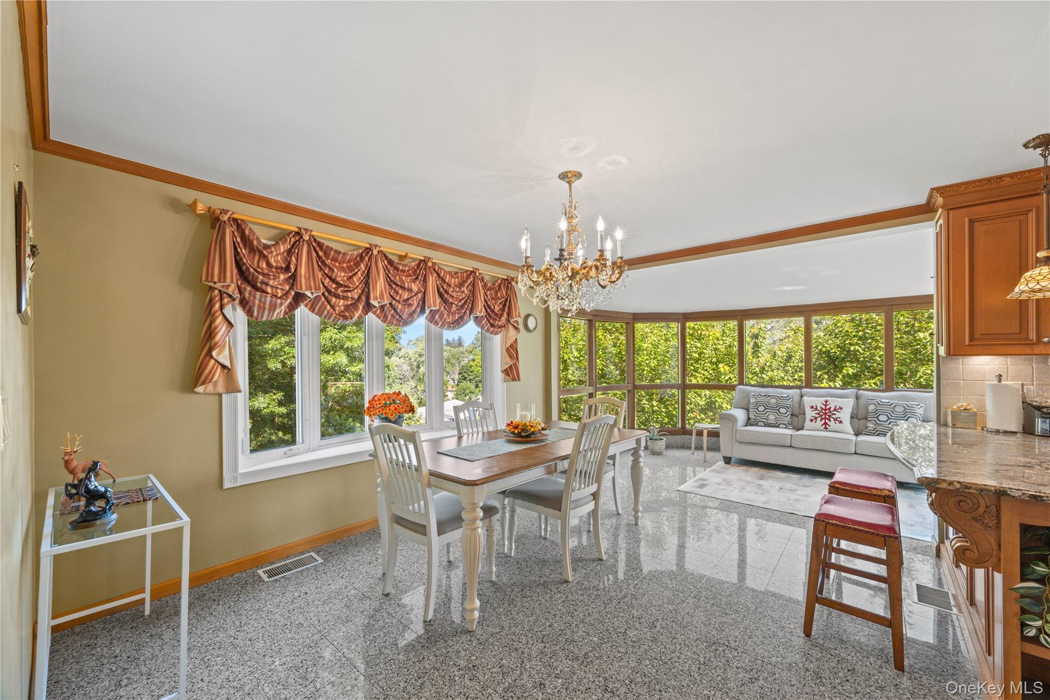 81 Avondale Road Yonkers, NY 10710 - Photo 7 of 48