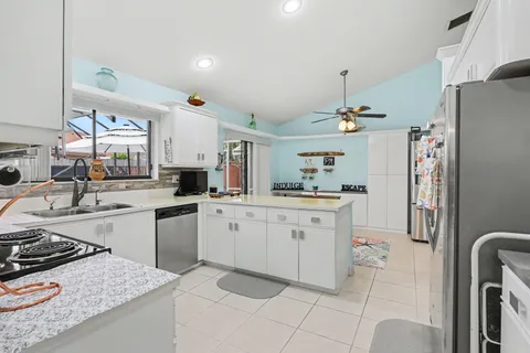 $660,000 | 9284 Laurel Green Drive, Boynton Beach, FL 33437