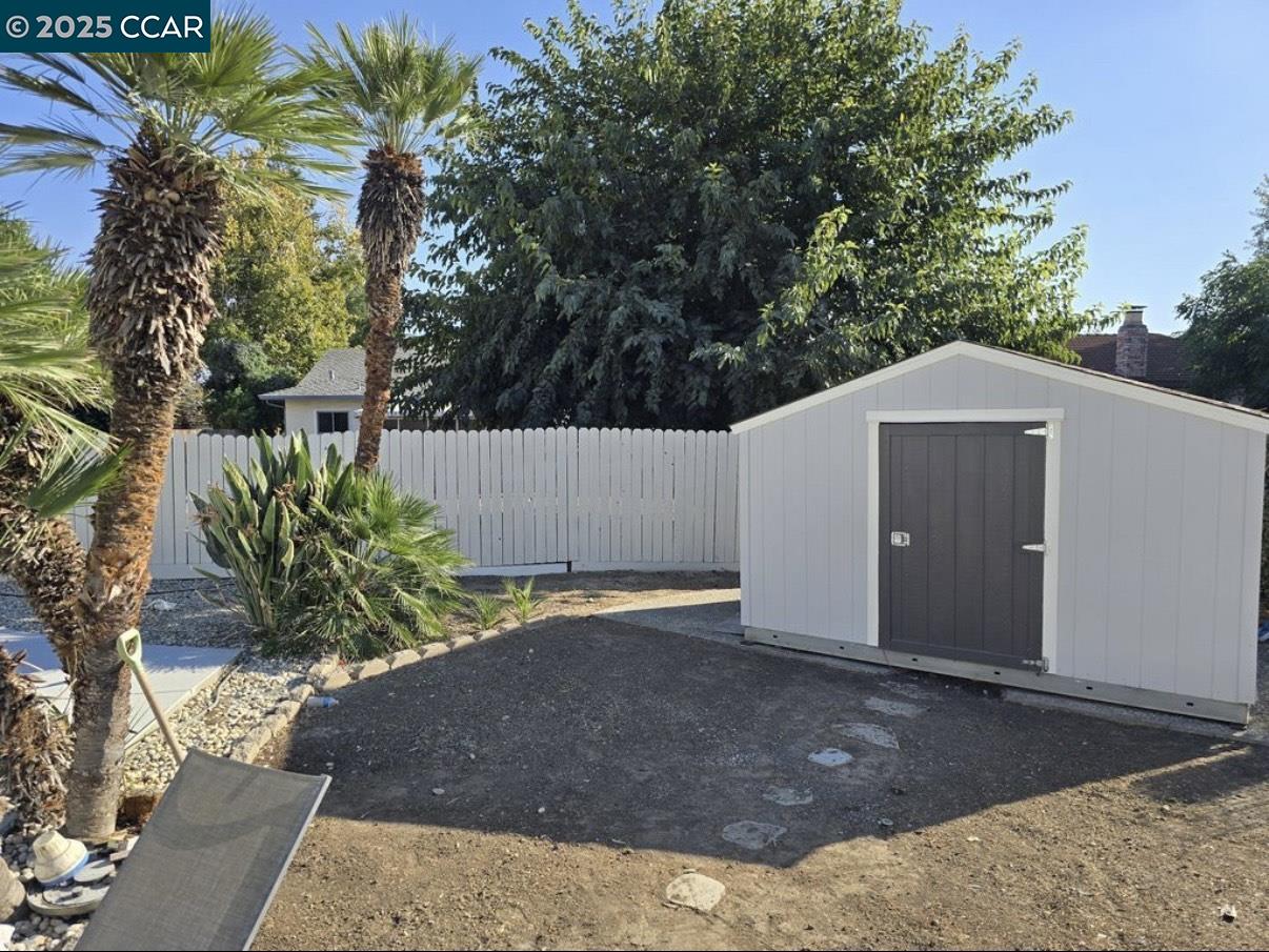 4340 Balfour Road Brentwood, CA 94513 - Photo 19 of 21 a backyard of a house