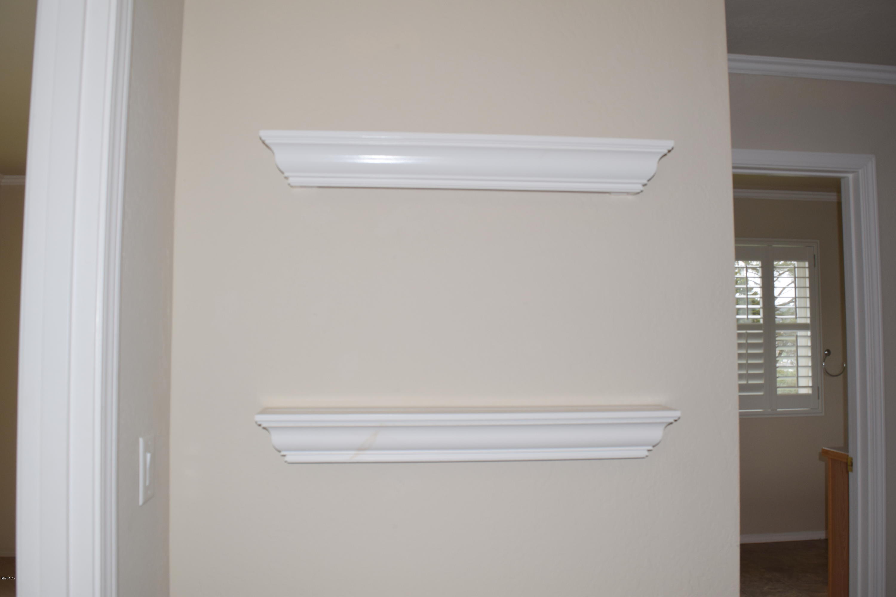 911 Southwest 12th Street Newport, OR 97365 - Photo 29 of 29 Shelf