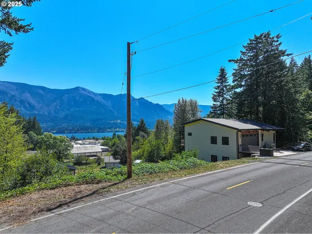a house view with a outdoor space