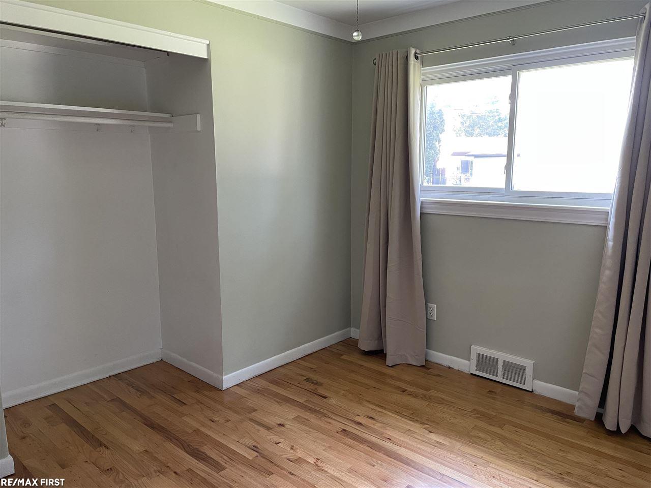 35143 Rutherford Street Clinton Township, MI 48035 - Photo 10 of 24 50053610-9.JPG
