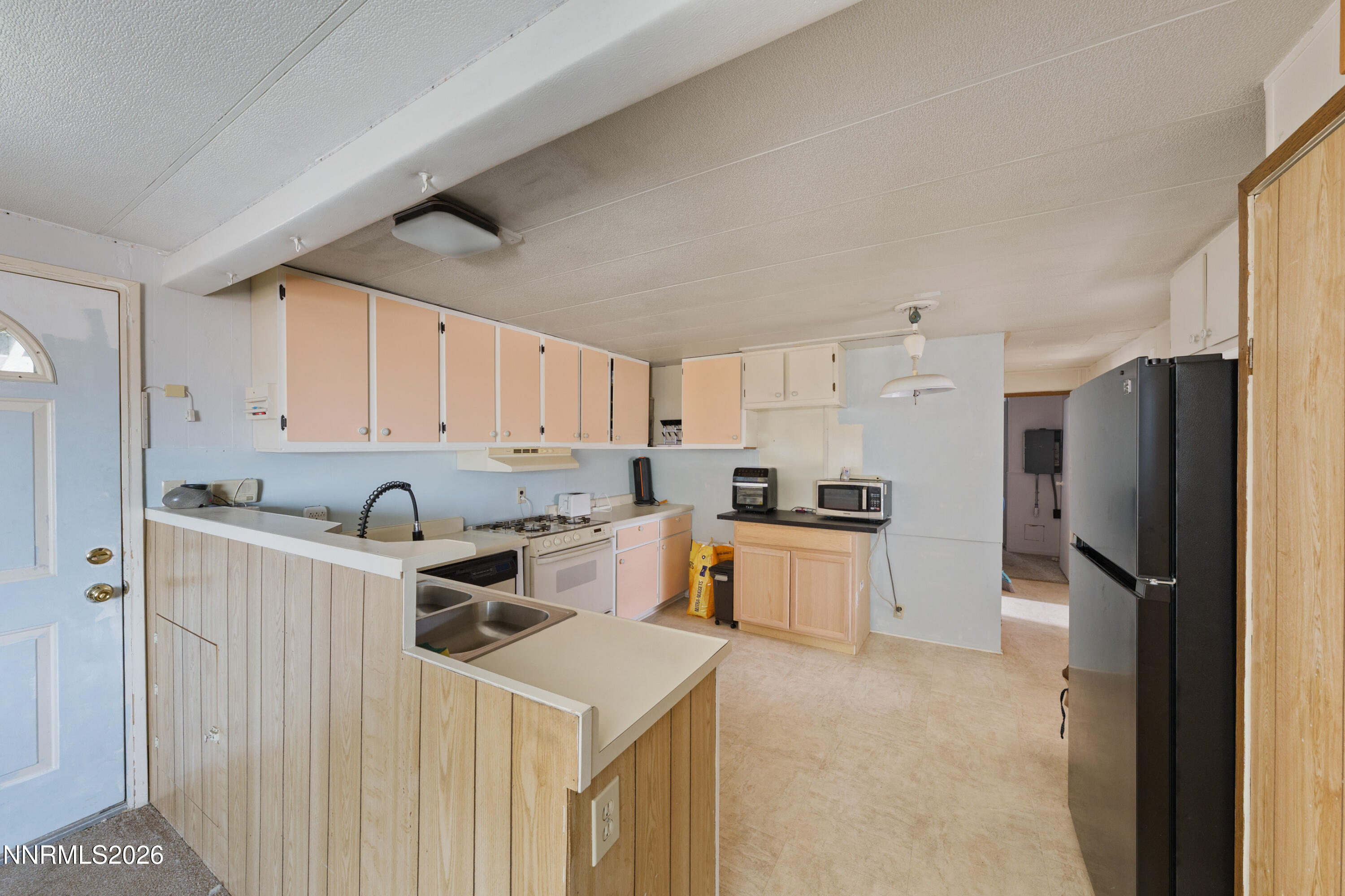 245 Taurus Circle Reno, NV 89521 - Photo 4 of 38 A7V01784