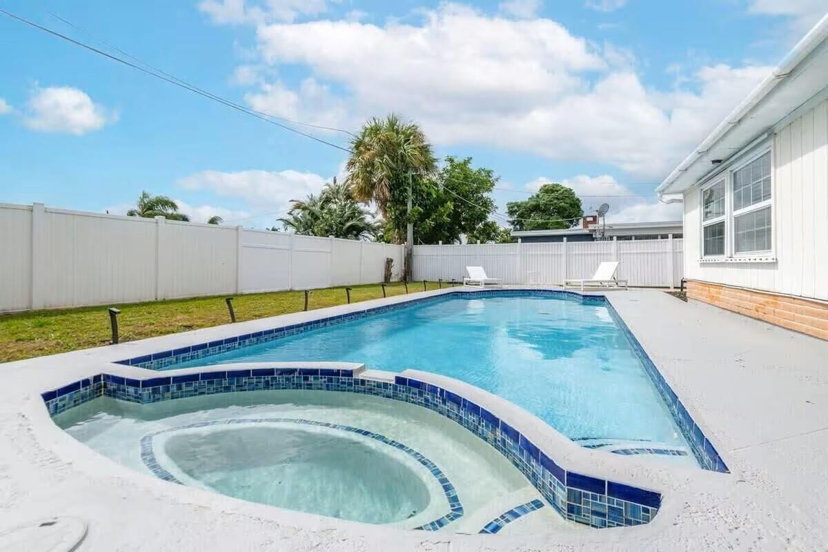 3762 Catalina Road West Palm Beach, FL 33410 - Photo 1 of 29 a view of swimming pool