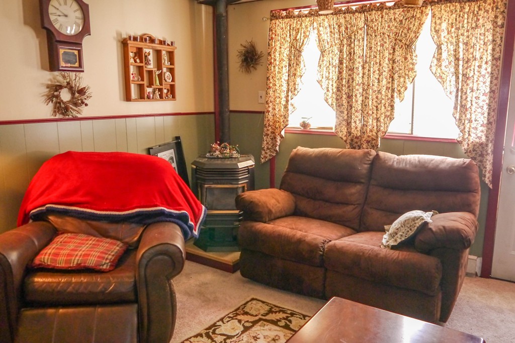 239 Green River Road Greenfield, MA 01301 - Photo 3 of 29 Gallery Image 3
