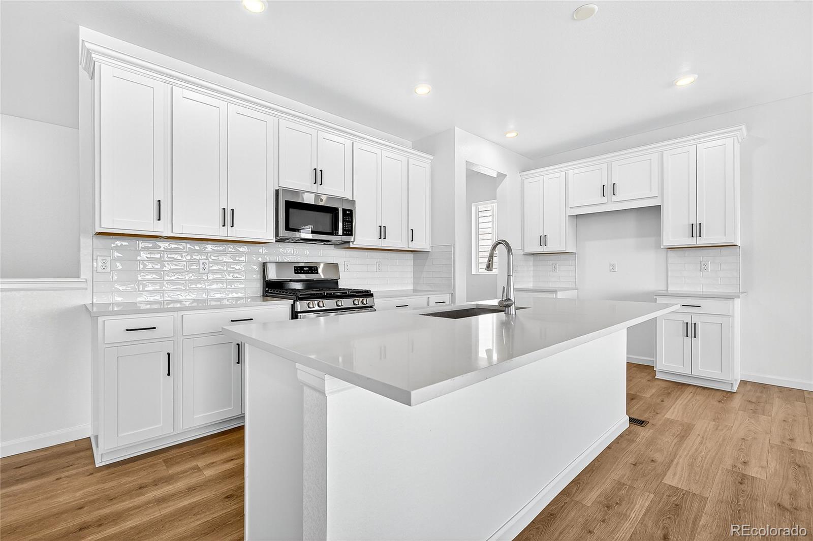 17055 West 92nd Loop Arvada, CO 80007 - Photo 2 of 37