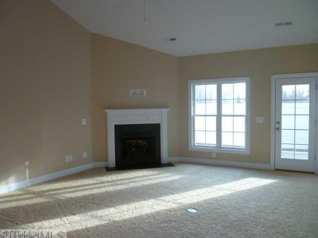 412 Crosswick Road Clemmons, NC 27012 - Photo 3 of 16 Den/Family/Great Room.