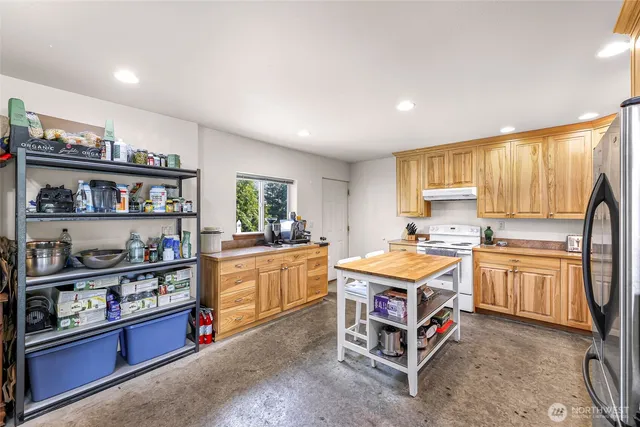 a view of a living room and dining room